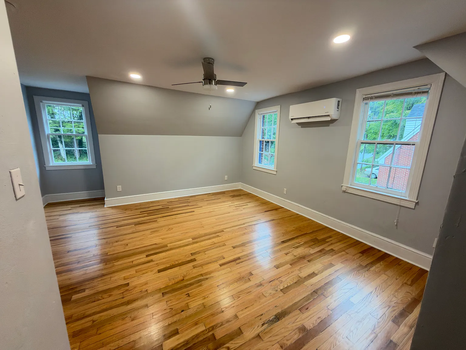 845 Hundley St — Photo 1