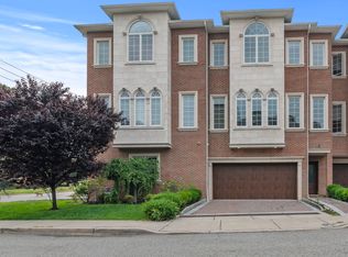 29 Cumbermeade Rd, Fort Lee, NJ 07024