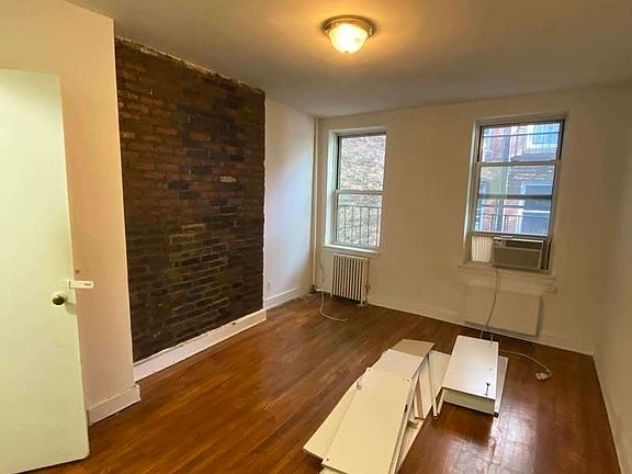 3rd image of 141 E 13th St APT 4B