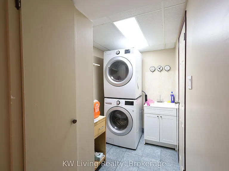 3351 Hornbeam Cres #68 — Photo 32
