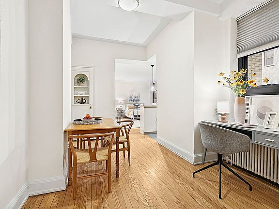 5th image of 235 E 22nd St APT 1A