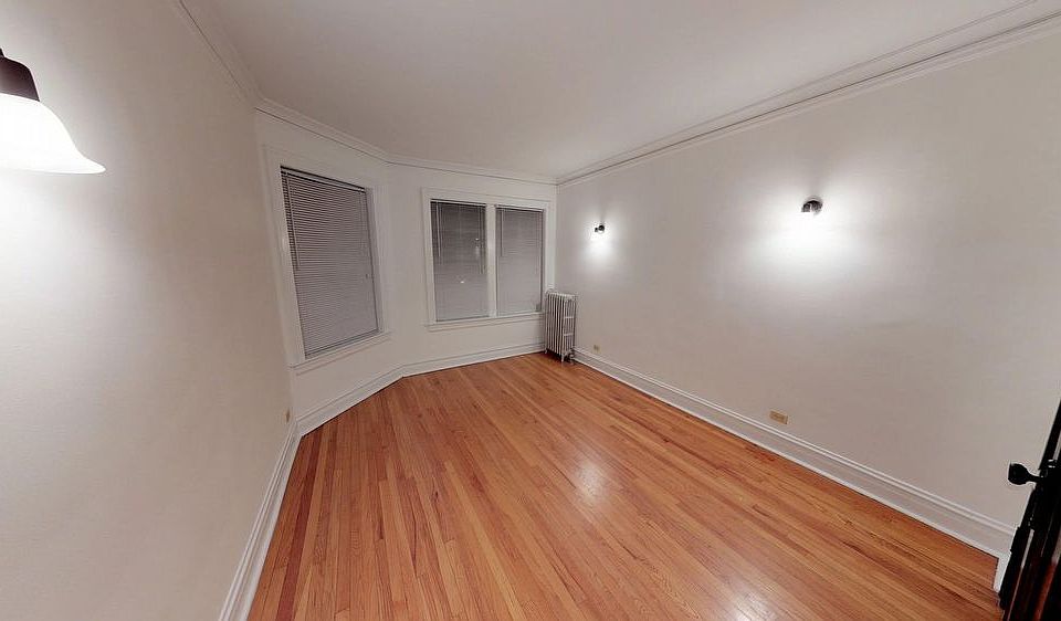 1st image of 1911 W Larchmont Ave #1