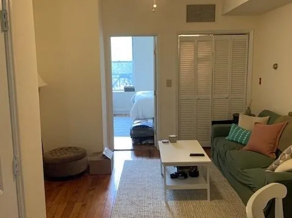 709 Willow Avenue image 1 of 8