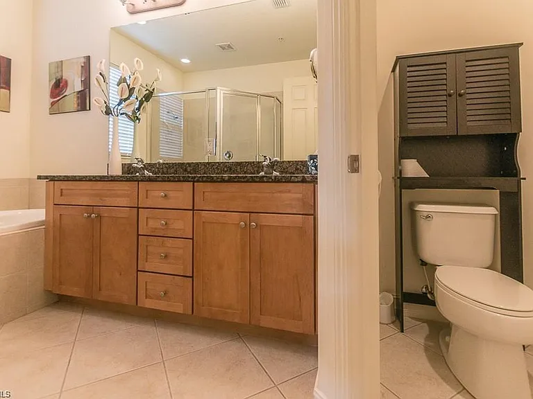9102 Chula Vista St #11302 — Photo 22