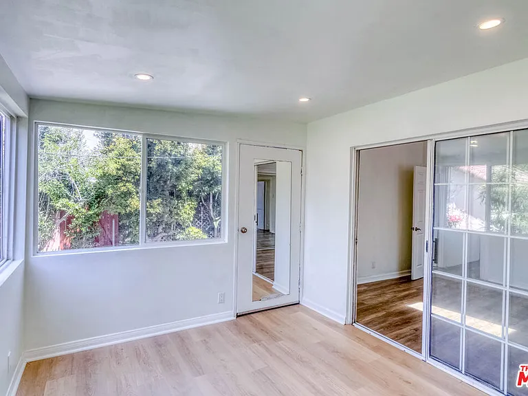 2127 Malcolm Ave — Photo 37