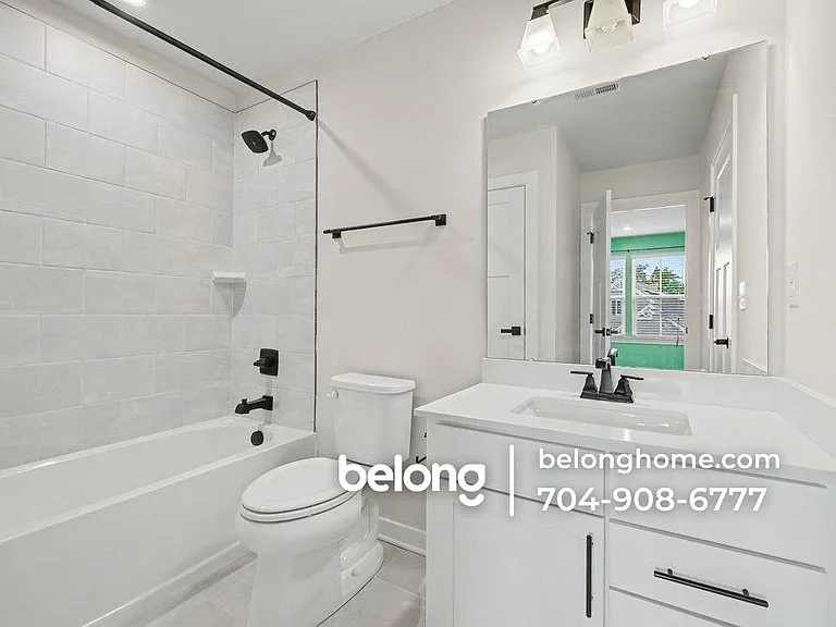 6529 Cumberland Dr — Photo 2