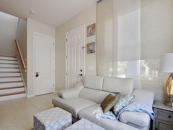 5th image of 6590 Helmsley Cir