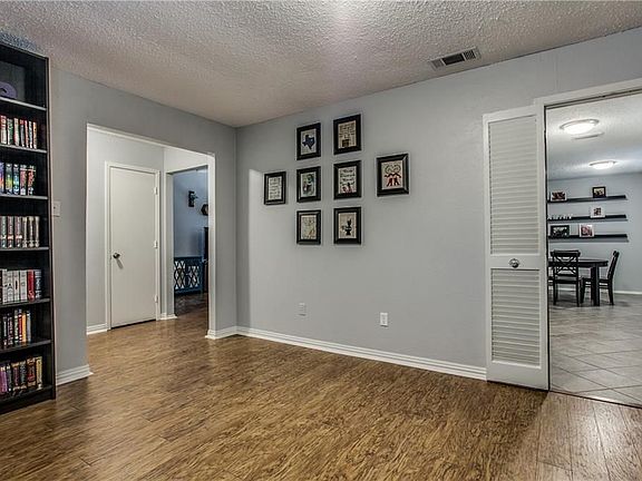 5th image of 1110 Woodland Park Dr