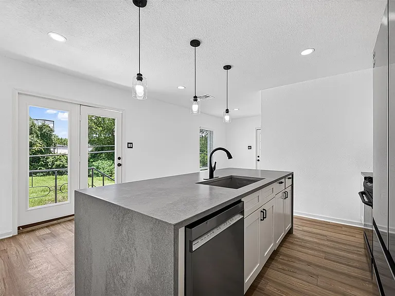 3701 Hutchins St — Photo 18