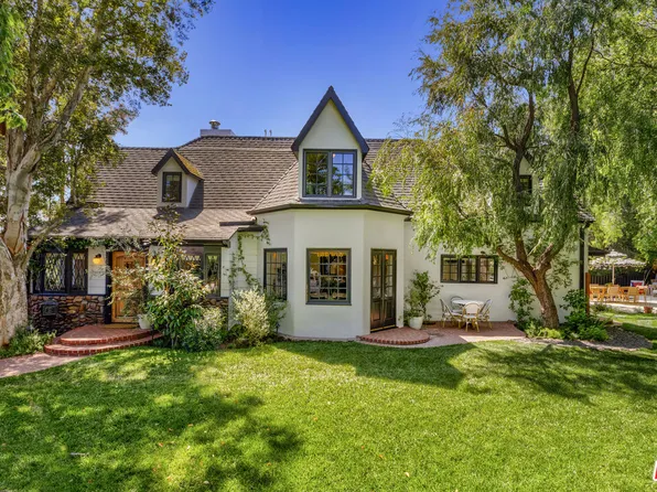 2301 Hollyridge Dr, Los Angeles, CA 90068