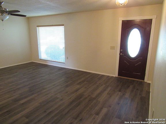 3rd image of 125 Fort Wayne