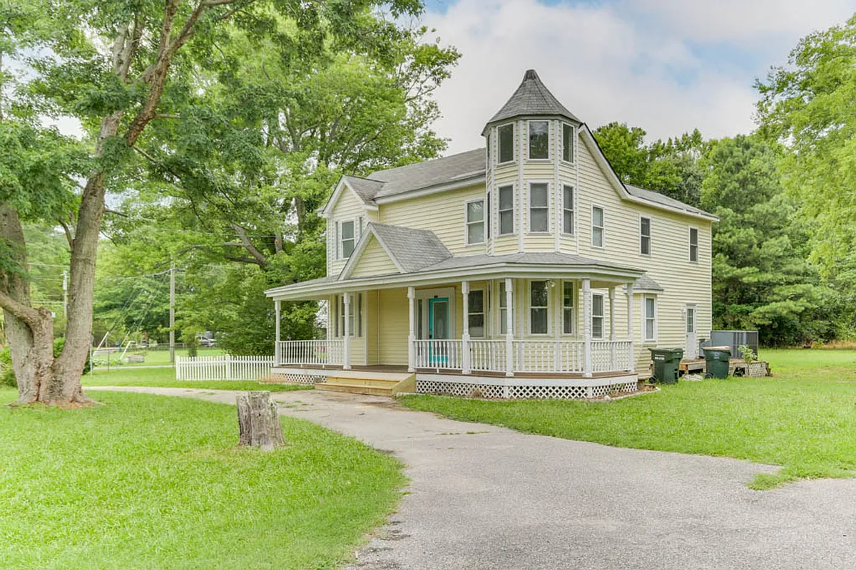 Building Photo - 1302 Dare Rd