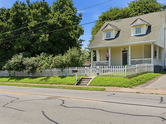 2nd image of 210 S Main St