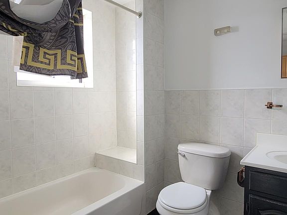 5th image of 343 Communipaw Ave APT 2