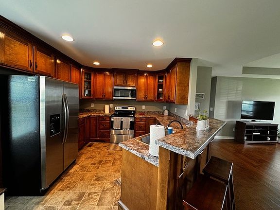4th image of 68 Apple Dr