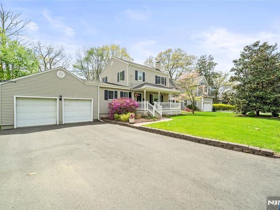 12 Sherman Ave, Waldwick, NJ 07463