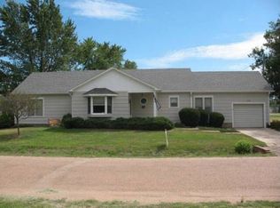 206 E 1st St, Tescott, KS 67484