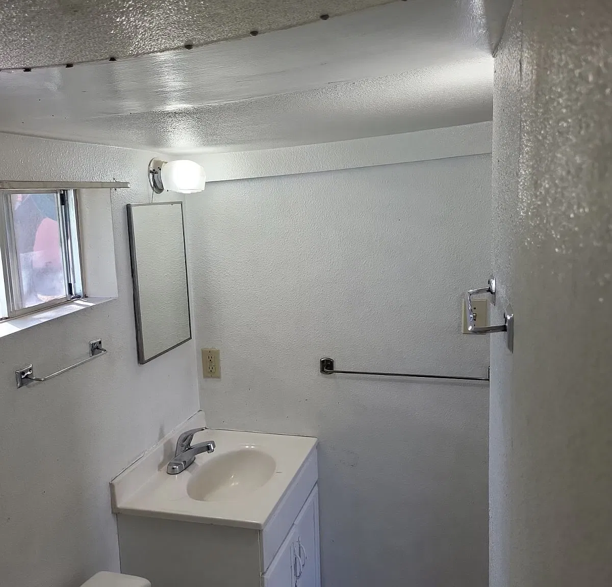 712 Austin St — Photo 4