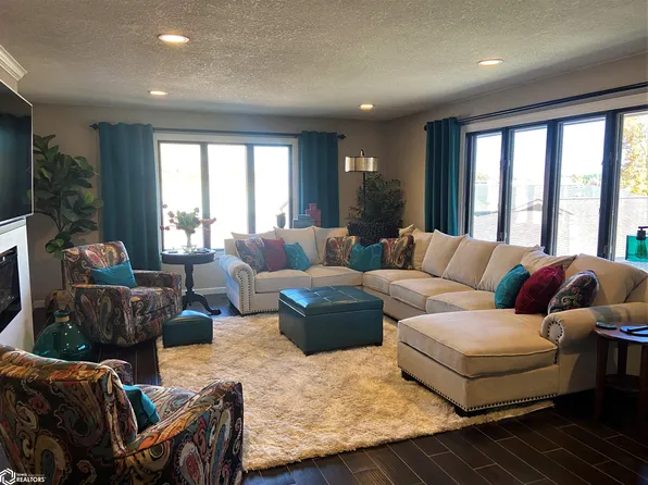 201 E McGregor St APT 5, Algona, IA 50511