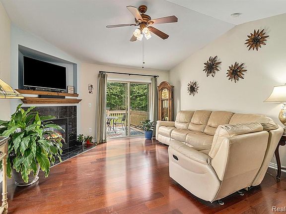 5th image of 17443 Ava Ct #94