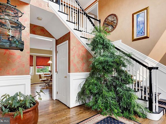 5th image of 337 Aftons Cir