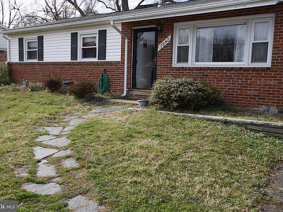 3rd image of 17842 Curtis Dr