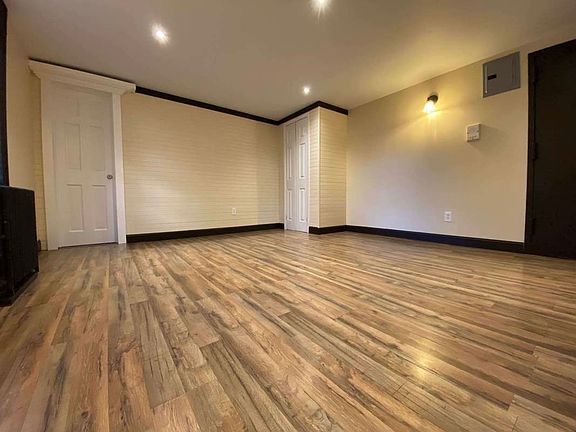 4th image of 341 S 5th St APT 1