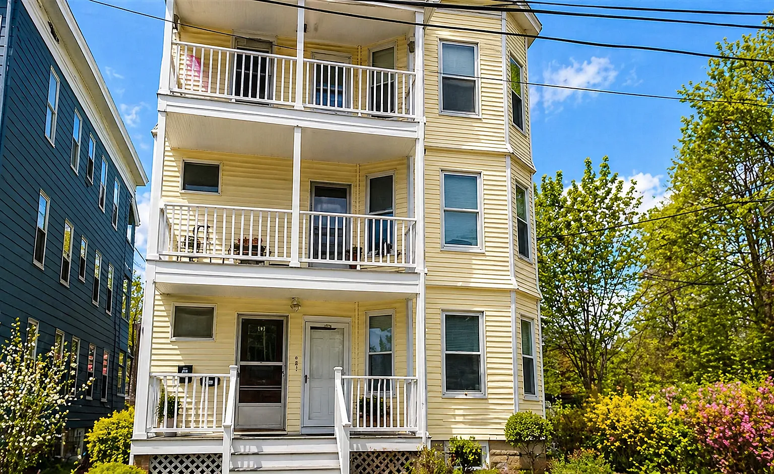 3 bed, 1113 sqft, $3,200 — Photo 1
