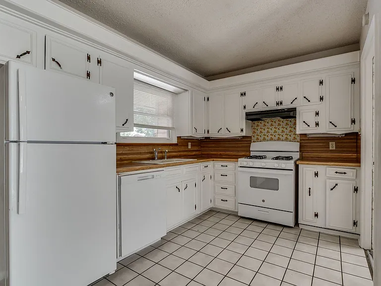 1805 Melody Dr — Photo 12