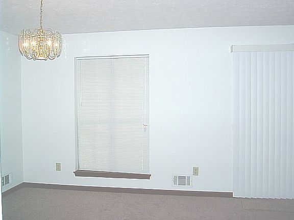 4th image of 824 Brandy Oaks Ln