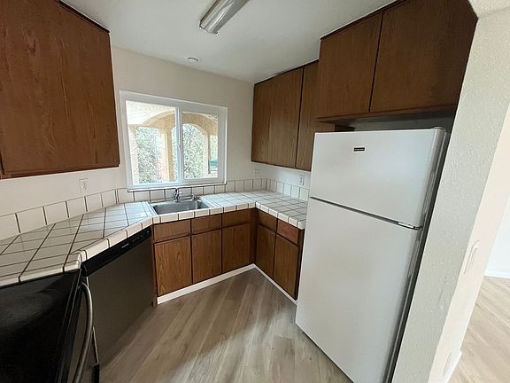 5th image of 127-139 Rancho Dr #139J