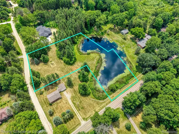 0 Reynolds Dr, Brighton, MI 48114