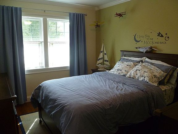 2nd bedroom