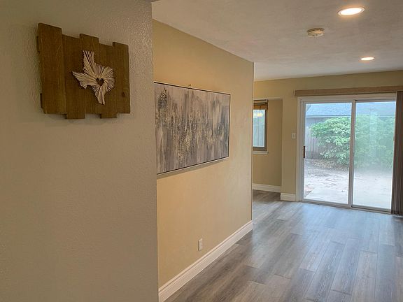 4th image of 10514 School House Ln
