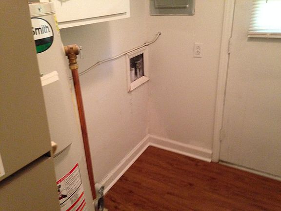Laundry room with washer/dryer hookup