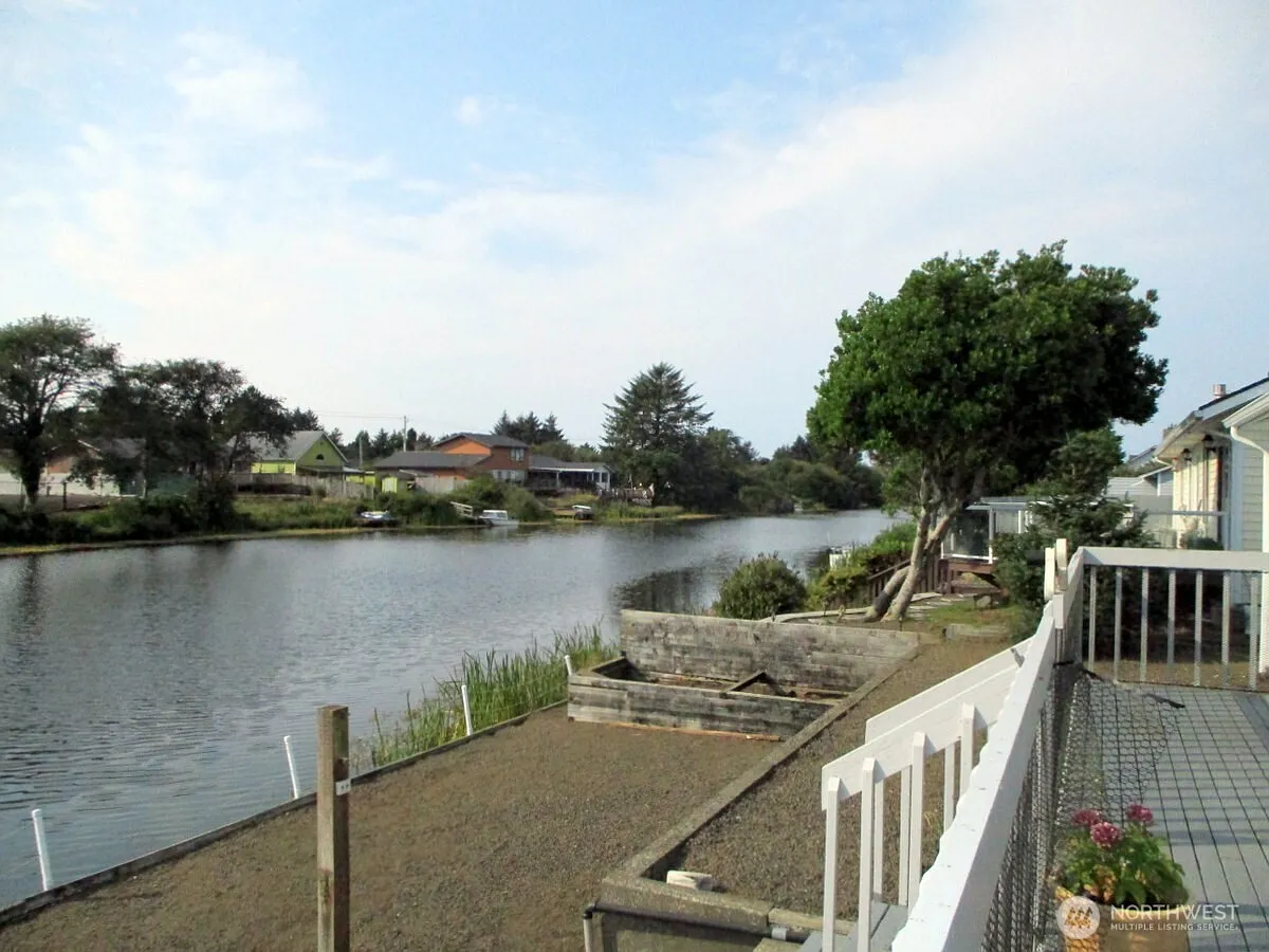 255 Canal Drive NE photo 1