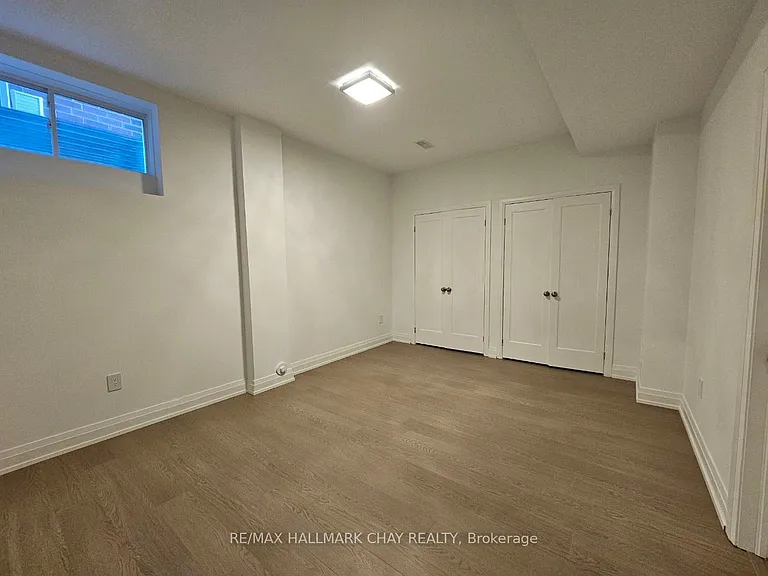 63 Victoria Wood Ave #LOWER — Photo 13