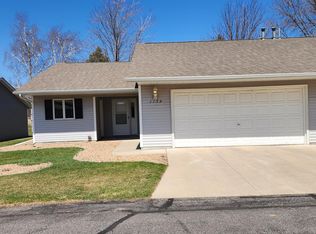 1159 Fairway Ave NW, Hutchinson, MN 55350
