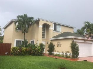 8841 SW 9th Ct, Pembroke Pines, FL 33025