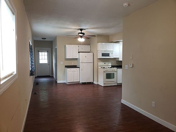 2nd image of 820 Douglas St #1
