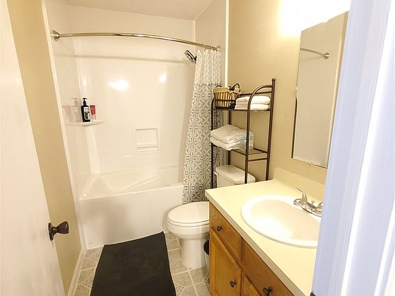 5th image of 512A Parkside Dr