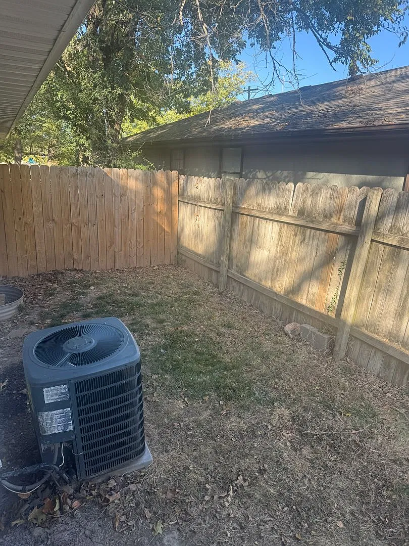 2202 Pierce Duplex — Photo 2