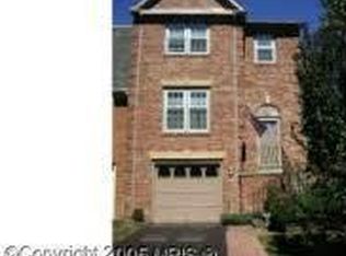 7742 Shootingstar Dr, Springfield, VA 22152