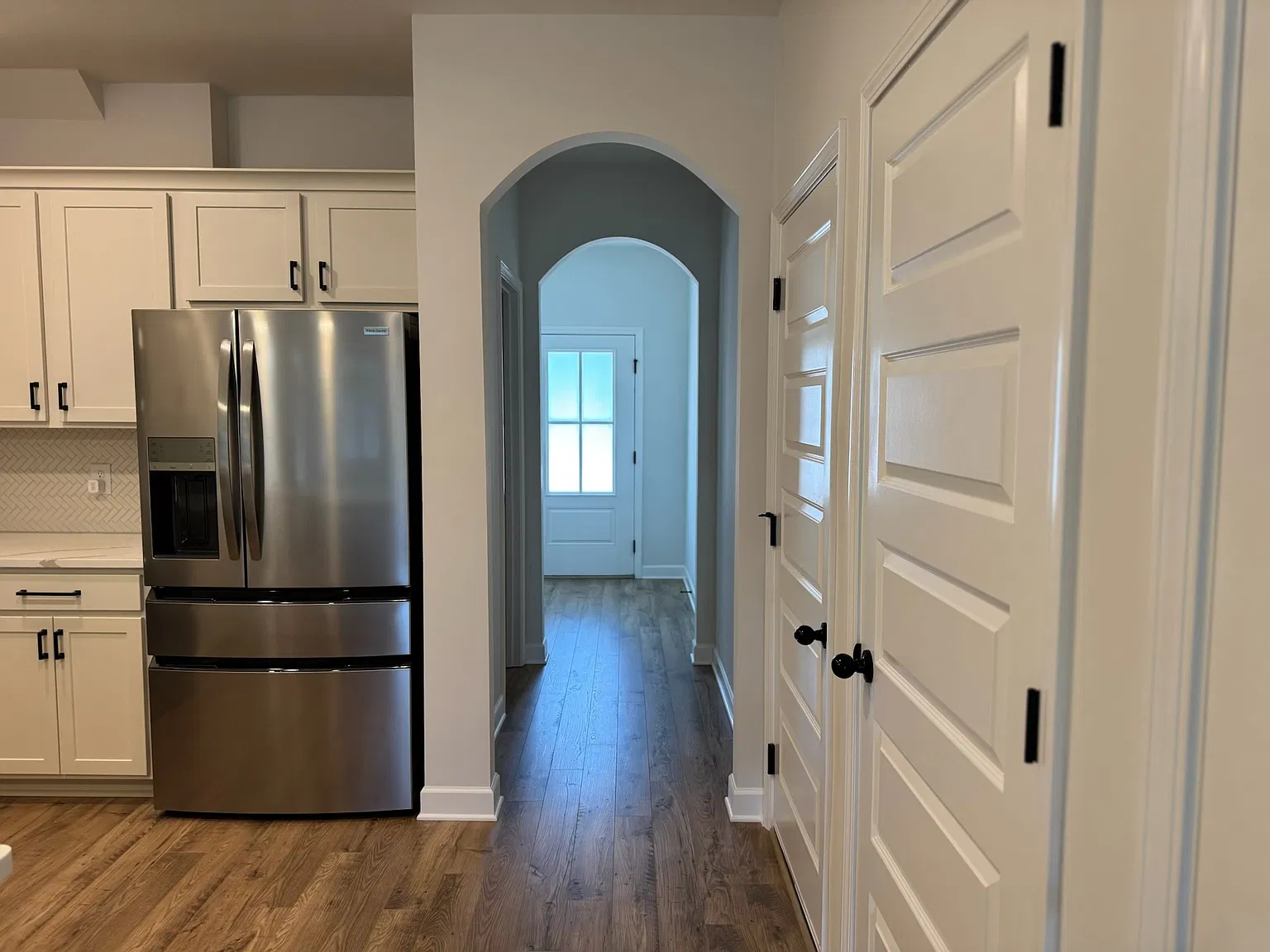 3 bed, 2.5 bath, 1719 sqft, $2,200 — Photo 2