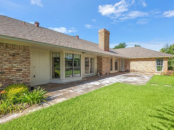 5th image of 110 Cedar Dr