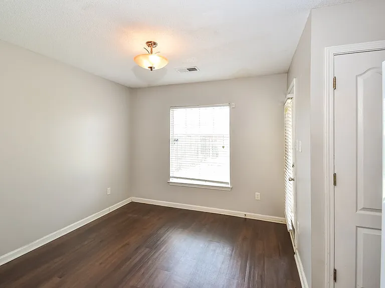 9760 Riggin Dr — Photo 14