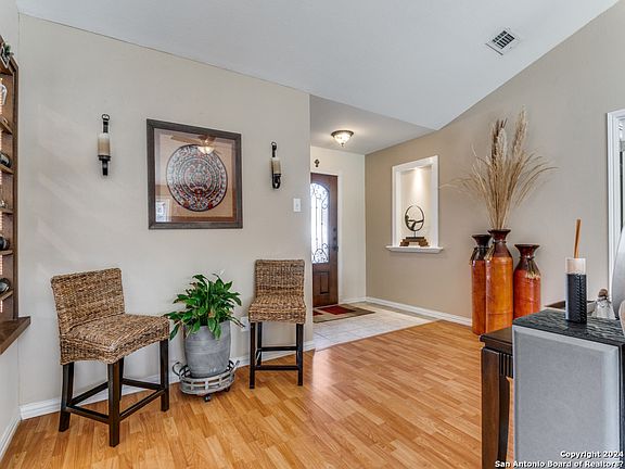 4th image of 16458 Parksley Dr