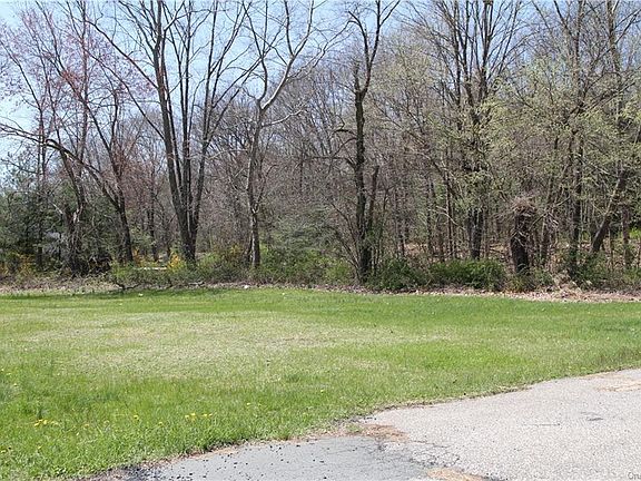 3rd image of 20 Cora Rose Ln