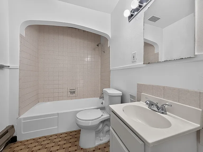 280 Morris Ave S #7 — Photo 7