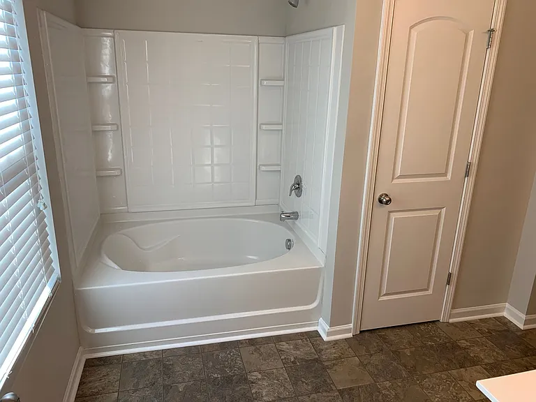 144 Daisy Ave — Photo 8
